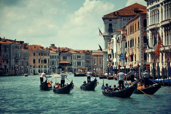 Grupo Góndola Canal Venecia Italia — Foto de Stock