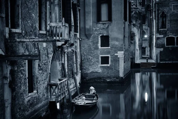 Blick Auf Den Venezianischen Kanal Frühen Morgen Mit Historischen Gebäuden — Stockfoto