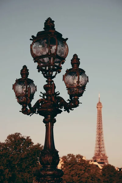 Vintage Lyktstolpe Och Eiffeltornet Alexandre Iii Bron Paris Frankrike — Stockfoto