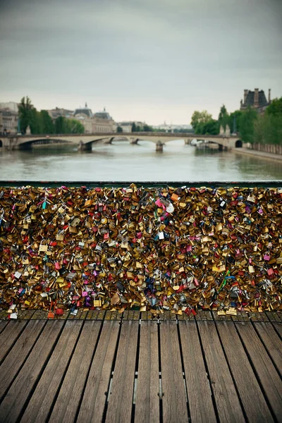 Ogromna Ilość Kłódek Moście Nad Sekwaną Paryżu — Zdjęcie stockowe