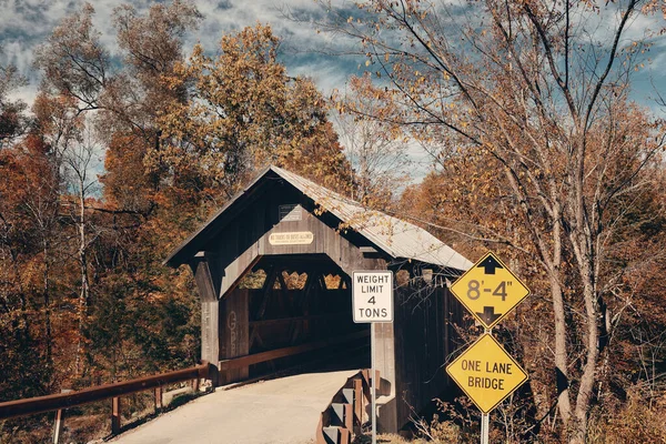 Covered Bridge Vermont Autumn — Stock Photo, Image