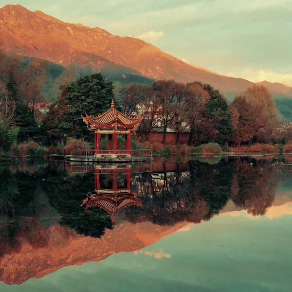 Salida Del Sol Con Reflejos Del Lago Dalí Yunnan China — Foto de Stock