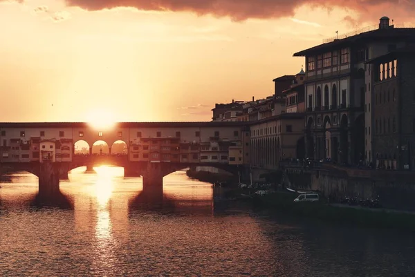 Ponte Vecchio Över Arno River Florens Italien Vid Soluppgången — Stockfoto
