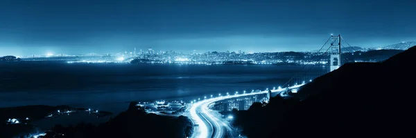 夜のパノラマでサンフランシスコのゴールデン ゲート ブリッジ — ストック写真