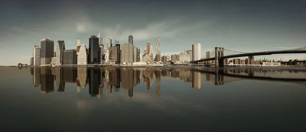 Brooklyn Bridge Downtown Manhattan Skyline Reflection New York City — Stock Photo, Image