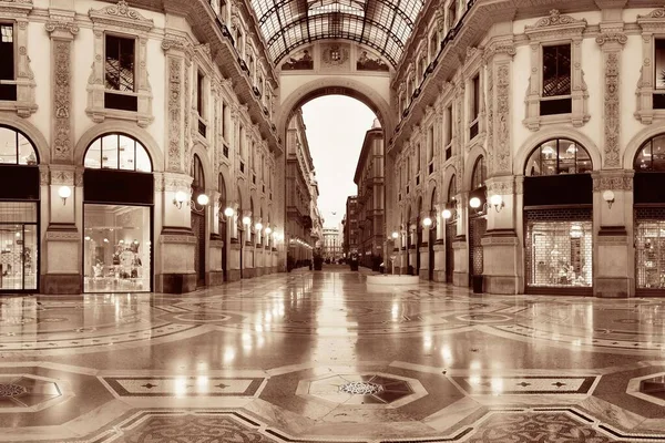 Galleria Vittorio Emanuele Εμπορικό Κέντρο Εσωτερικό Στο Μιλάνο Μαύρο Και — Φωτογραφία Αρχείου