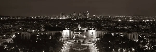 法国巴黎城市天际线屋顶景观与夜间防御 — 图库照片