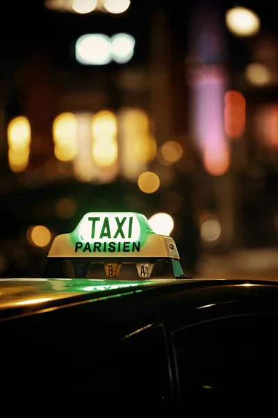 Taxi Nachts Parijs Straat Bokeh — Stockfoto