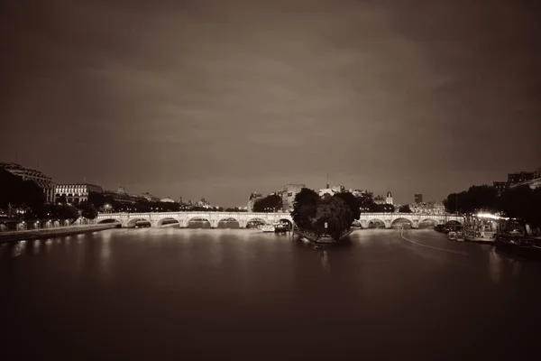 Річки Сени Міст Вночі Парижі — стокове фото