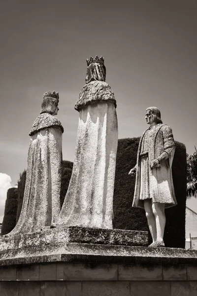 Estátua Dos Reis Cristãos Fernando Isabel Cristóvão Colombo Jardim Alcazar — Fotografia de Stock