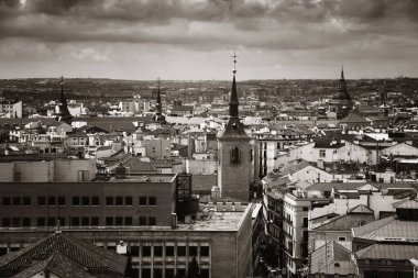 Madrid 'in İspanya' daki şehrin çatı manzarası.