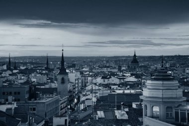 Madrid 'in İspanya' daki şehrin çatı manzarası.