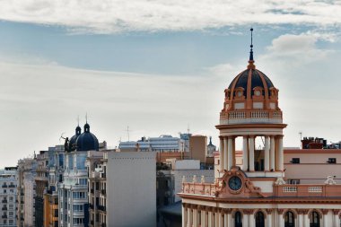 Madrid, İspanya 'daki Gran Via' da kubbe yapısı..