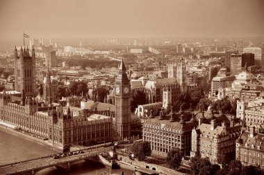 Londra Westminster çatısı manzaralı şehir mimarisi.