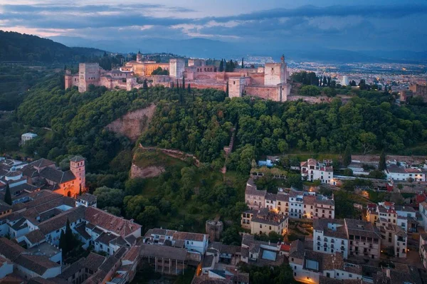 Alhambra Letecký Pohled Noci Historickými Budovami Granadě Španělsko — Stock fotografie