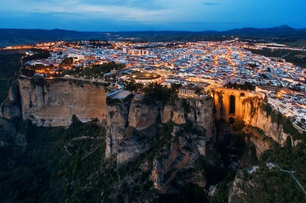 Ronda Εναέρια Άποψη Σούρουπο Παλιά Κτίρια Στην Ισπανία — Φωτογραφία Αρχείου