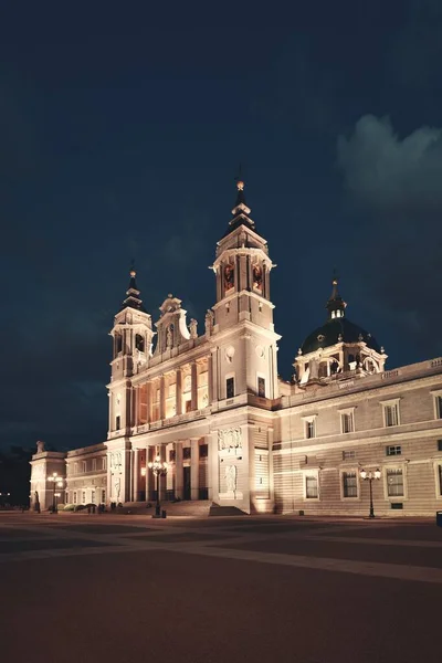 Aziz Mary Katedrali Almudena Krallığı Madrid Gece Vakti — Stok fotoğraf