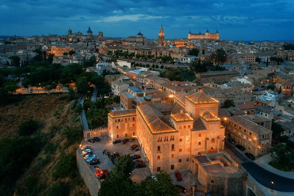 Vista Aérea Horizonte Cidade Toledo Com Edifícios Históricos Noite Espanha — Fotografia de Stock