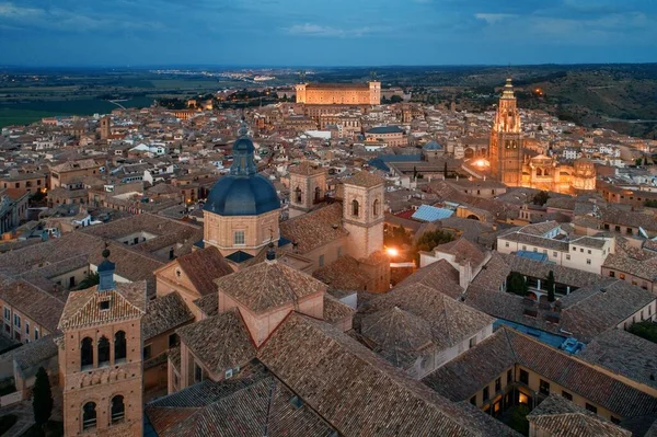 Widok Lotu Ptaka Panoramę Miasta Toledo Zabytkowymi Budynkami Nocy Hiszpanii — Zdjęcie stockowe