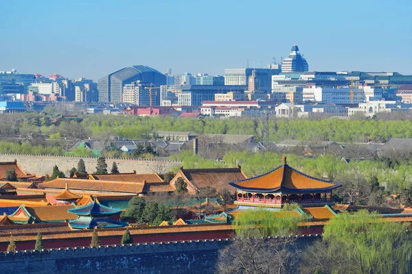 北京建筑与城市天际线的早晨与蓝蓝的天空 — 图库照片