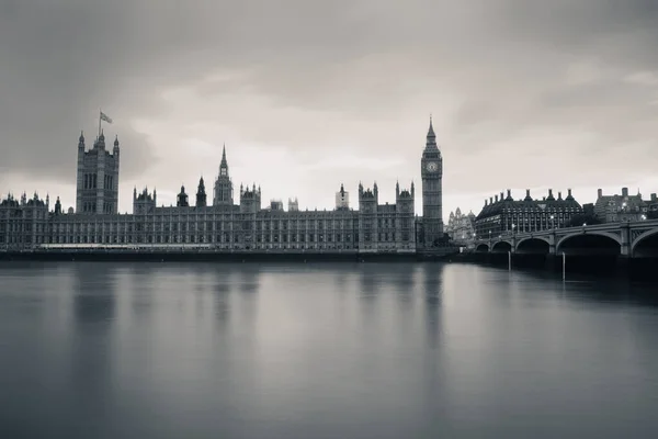伦敦威斯敏斯特议会大厦 — 图库照片
