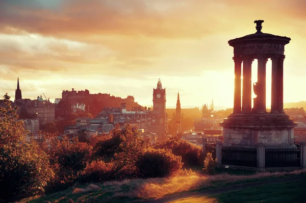 Edinburgh Şehrinin Ufuk Çizgisi Calton Hill Den Görülüyor Birleşik Krallık — Stok fotoğraf