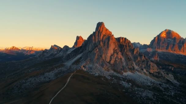 Вид Воздуха Живописный Альпийский Пейзаж Доломиты Италия — стоковое видео