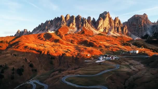 Живописный Пейзаж Альпийской Долины Доломиты Италия — стоковое видео