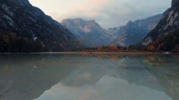 Pittoresk Alpenlandschap Meer Bergen Dolomieten Italië — Stockvideo