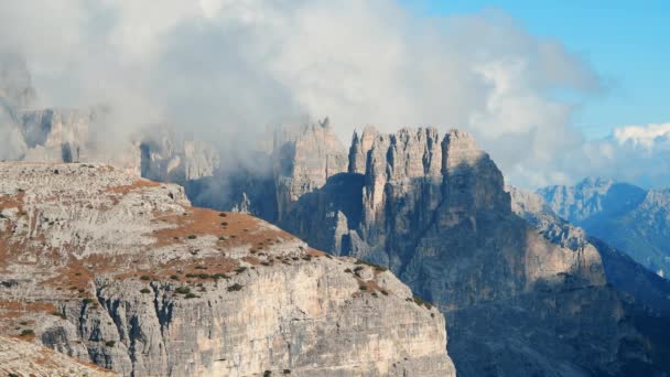 Vista Aérea Del Pintoresco Paisaje Rocoso Dolomitas Italia — Vídeos de Stock