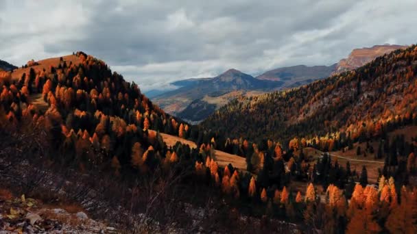 Живописный Пейзаж Альпийской Долины Доломиты Италия — стоковое видео
