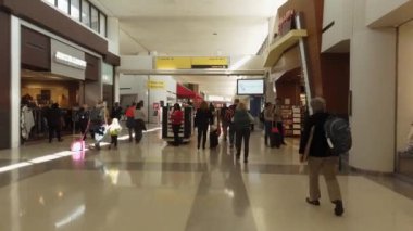Newark, Nj - Ekim 5: Newark Havalimanı İçişleri 5 Ekim 2011, Newark, New Jersey. New York yakınlarındaki Newark havaalanı Us 'un en yoğun 10. ve Continental Airlines' ın en büyük 2. havaalanı..