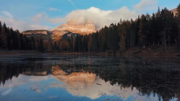 Pitoresca Paisagem Alpina Lago Montanhas Dolomitas Itália — Vídeo de Stock