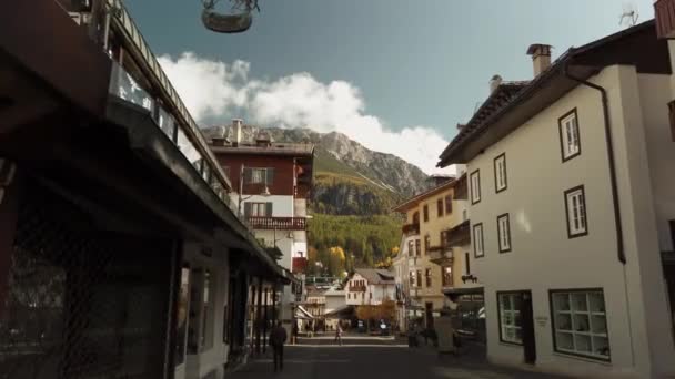 Παλαιά Αρχιτεκτονική Της Cortina Νότιες Δολομιτικές Άλπεις Στην Περιφέρεια Veneto — Αρχείο Βίντεο