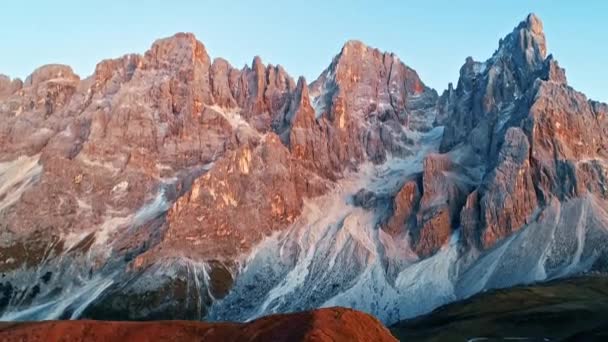 Luchtfoto Zonsondergang Uitzicht Pittoresk Rotslandschap Dolomieten Italië — Stockvideo