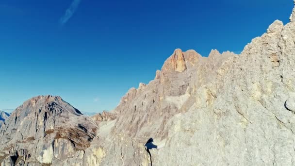 Vista Aérea Del Pintoresco Paisaje Rocoso Dolomitas Italia — Vídeo de stock