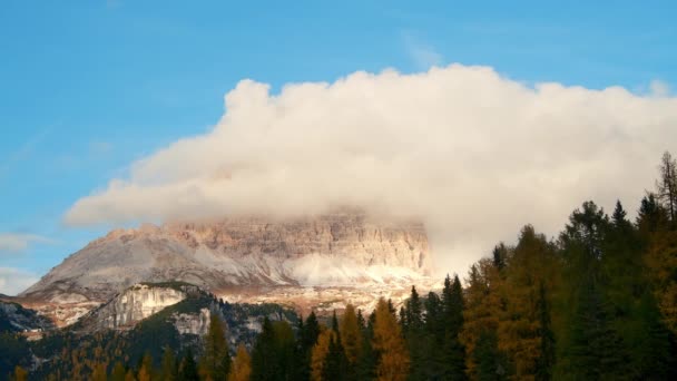 Живописный Альпийский Пейзаж Доломиты Италия Timelapse — стоковое видео