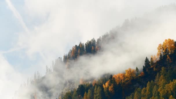 Malerische Alpine Landschaft Neblige Berge Dolomiten Italien — Stockvideo