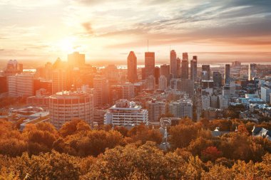 Montreal gün doğumu şehir silüeti