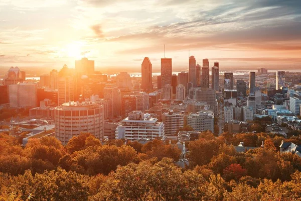 Montrealska panorama miasta wschodu słońca — Zdjęcie stockowe