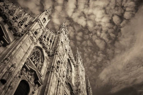 Primo piano del Duomo di Milano — Foto Stock