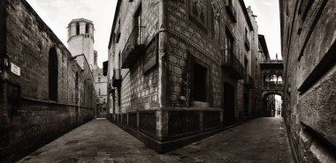 Barselona Gothic Mahallesi'nin eski binalar