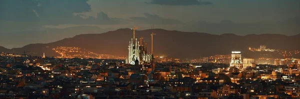 Sagrada família vista noturna — Fotografia de Stock