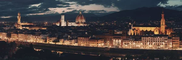 Catedral de Florença skyline noite panorama — Fotografia de Stock