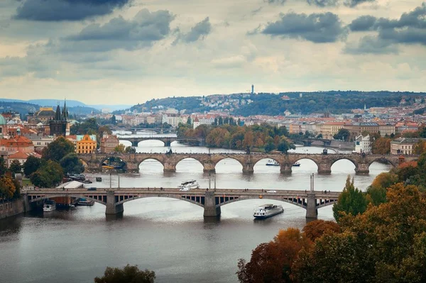 Prague skyline et pont — Photo