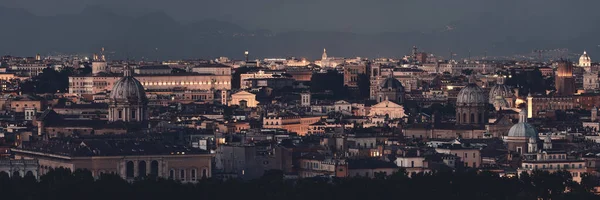 Rome skyline vue de nuit — Photo