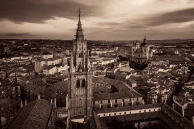 Toledo Katedrali 'nin havadan görünüşü