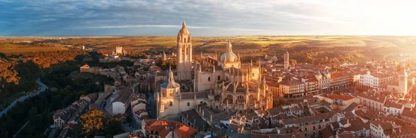 Segovia Cathedral aerial panorama view sunrise — Stockfoto