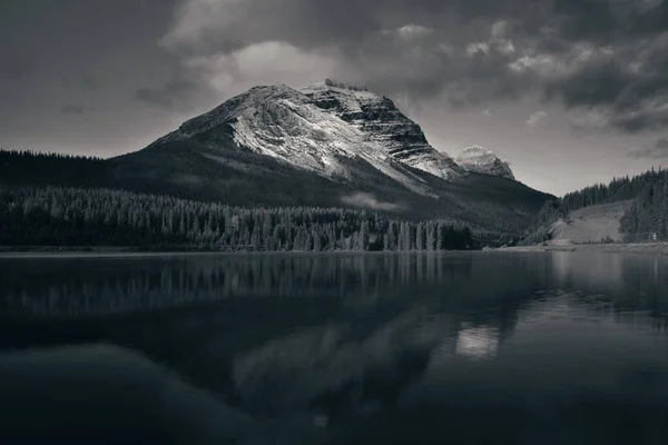 Lago por do sol — Fotografia de Stock