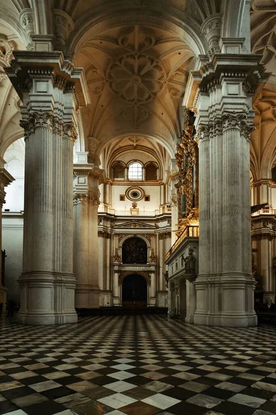Внутрішній вигляд собору Гранади — стокове фото